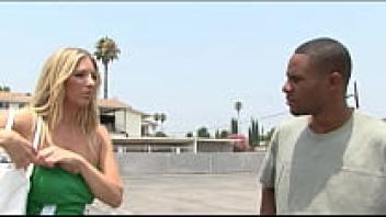 D Snoop and Crystal White are in love.