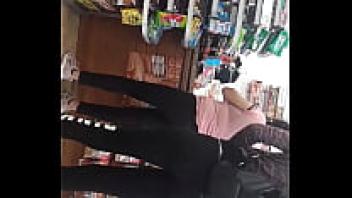 Adolescent wearing black leggings in public
