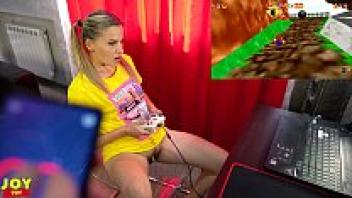 Let's play Letty Black's Orgas Mario, a retro game with a remote vibrator in my pussy.