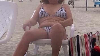 I cum in my stepmom&'s pussy, she puts on a bikini and goes out to the beach to show off